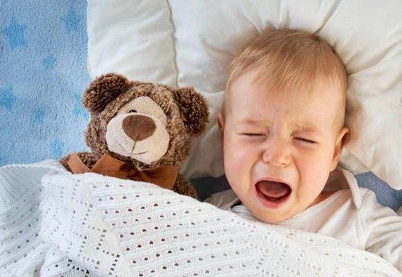 Отсутствие дневного сна у новорождённого: что делать?