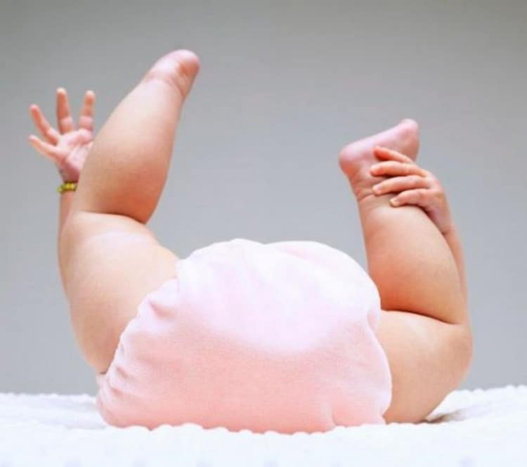 Понос у ребенка первого года жизни. что делать при поносе у грудничка?