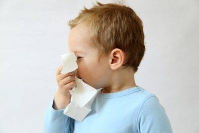 Е. комаровский: сопли у ребенка – лечение, чем лечить густой насморк, если идет по задней стенке