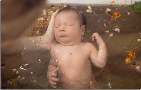 Как выбрать ванночку и аксессуары для купания., мыть удобно малыша, купание в большой ванне новорожденного   ванночка для купания новорожденного | метки: горка, правильно, горка, правильно