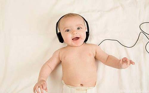 Проверка слуха у ребенка в 1 месяц. когда новорожденные начинают слышать? как выявить нарушения слуха у новорожденного