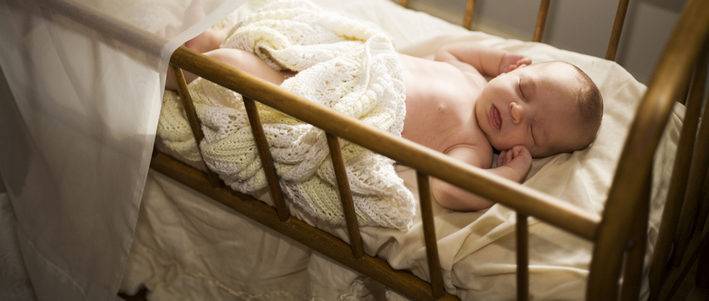 11 причин почему грудничок днем плохо спит и как ему помочь