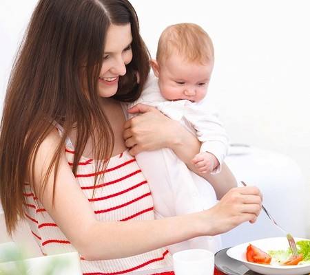 Какие фрукты можно есть кормящей маме новорожденного в первый месяц при грудном вскармливании