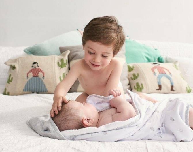 Сколько нужно памперсов для новорожденных: правила расчета на первый месяц жизни