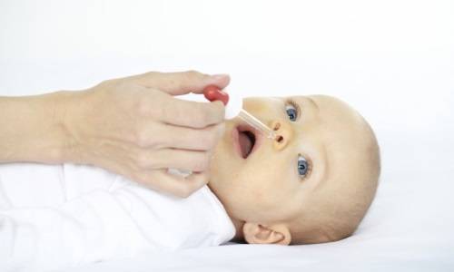Можно ли купать ребенка при кашле или насморке без температуры