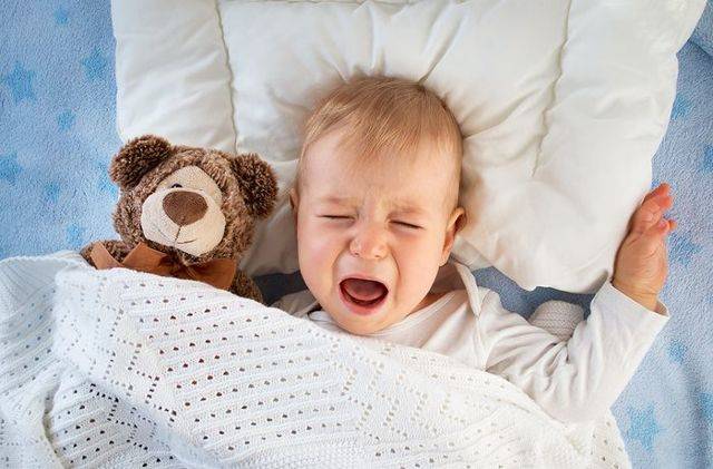 Как приучить ребенка спать в своей кроватке?, как приучить ребенка к кроватки