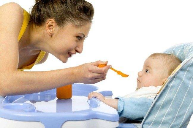 Как давать ребенку желток и вводить его в прикорм?