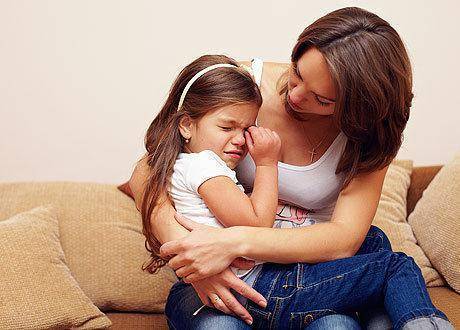 Как успокоить плачущего ребенка: советы родителям