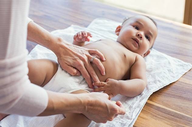 Диарея у новорожденного ребенка: как быстро заметить и чем вылечить