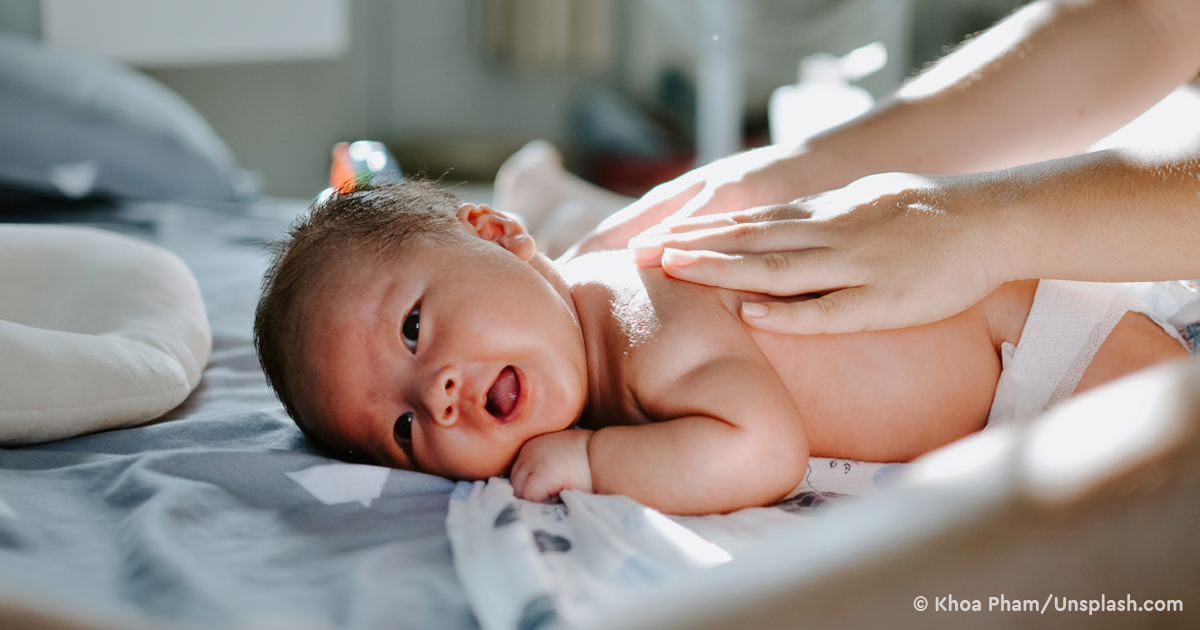 Родимые пятна у новорожденных: фото, виды, причины, удаление
