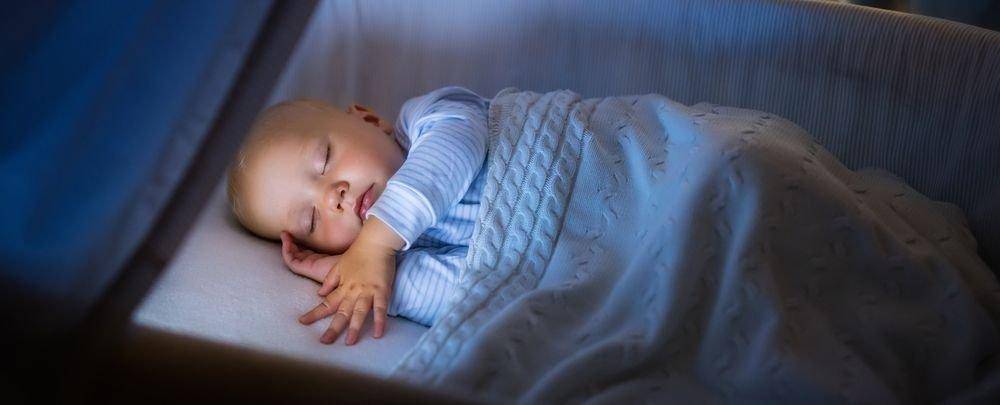 Грудничок плохо спит ночью и часто просыпается – советы доктора комаровского 2020