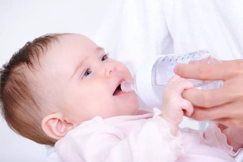 Советы, когда и как давать воду новорожденному при искусственном вскармливании