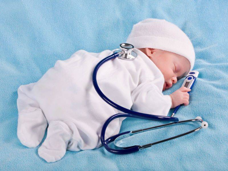 Каких врачей пройти в 1 год ребенку: список