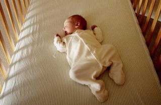 Сколько спит новорожденный: как организовать ребенку здоровый детский сон?