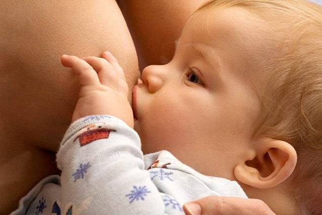 Ребенок плачет при кормлении грудью или "отказ от груди"(((