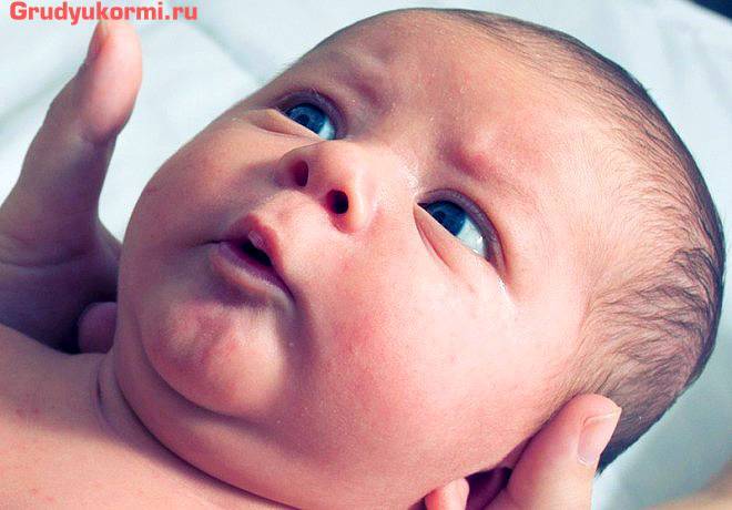 Икота у новорожденных после кормления: что делать, причины, как убрать икоту