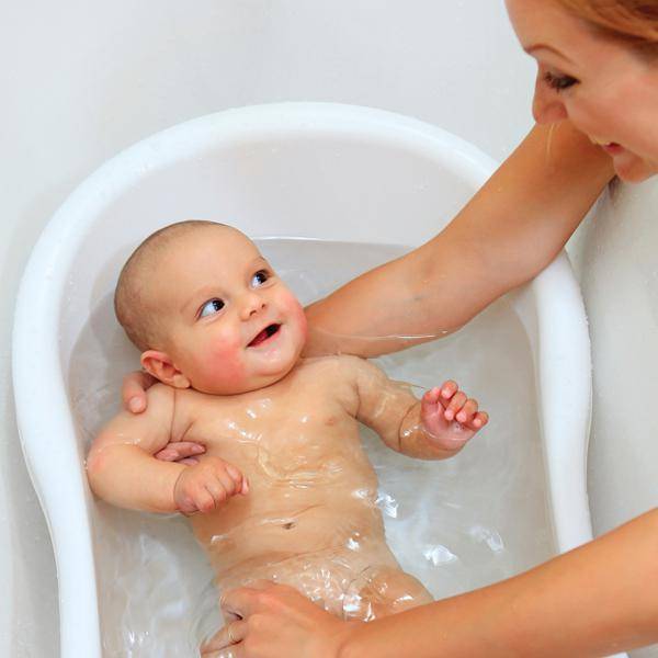 Как купать новорожденного: самые важные правила этой процедуры