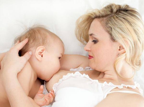 Можно ли перекормить ребенка грудным молоком?