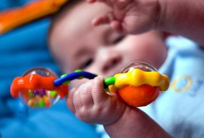 До какого возраста дети играют в погремушки? - до какого возраста нужны погремушки - запись пользователя ольга (23f77) в сообществе раннее развитие в категории развитие от 9-12 месяцев - babyblog.ru