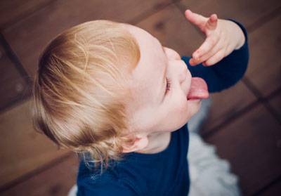 Развитие ребенка в 5 месяцев: что должен уметь, кормление, зубы, особенности рациона - календарь развития ребенка