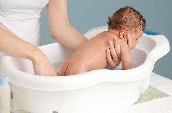 Как часто и правильно купать новорожденного ребенка?