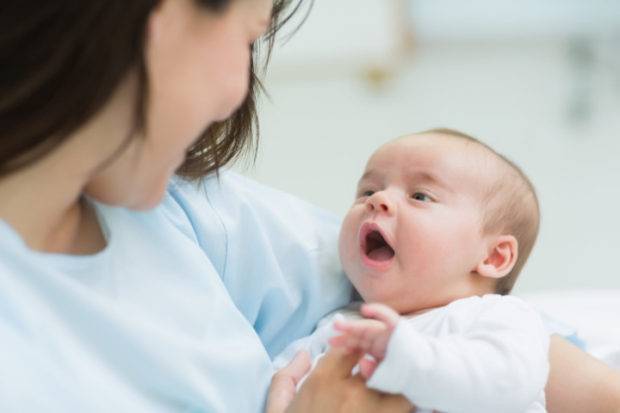 Икота у новорожденных: причины, что делать, почему грудничок икает, комаровский