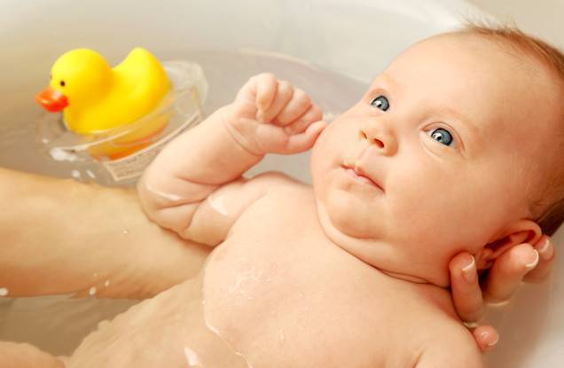 Как купать новорожденного?