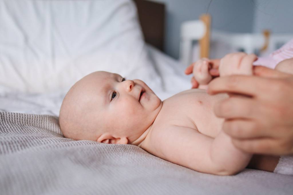 Почему возникает запор у младенца и как его вылечить