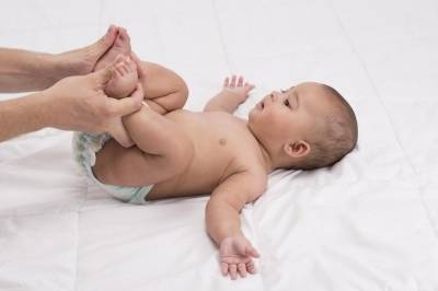 Почему при насморке у ребенка сопли с кровью — возможные причины