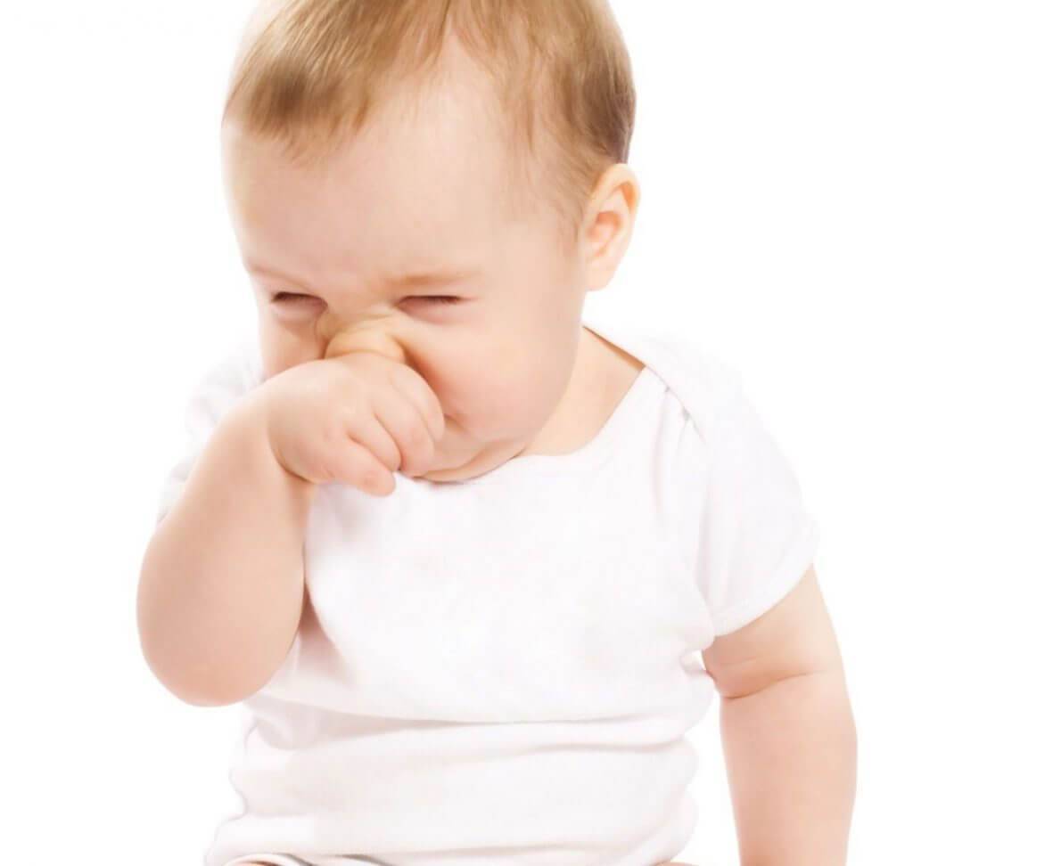 У ребенка заложен нос, но нет насморка: что делать?
