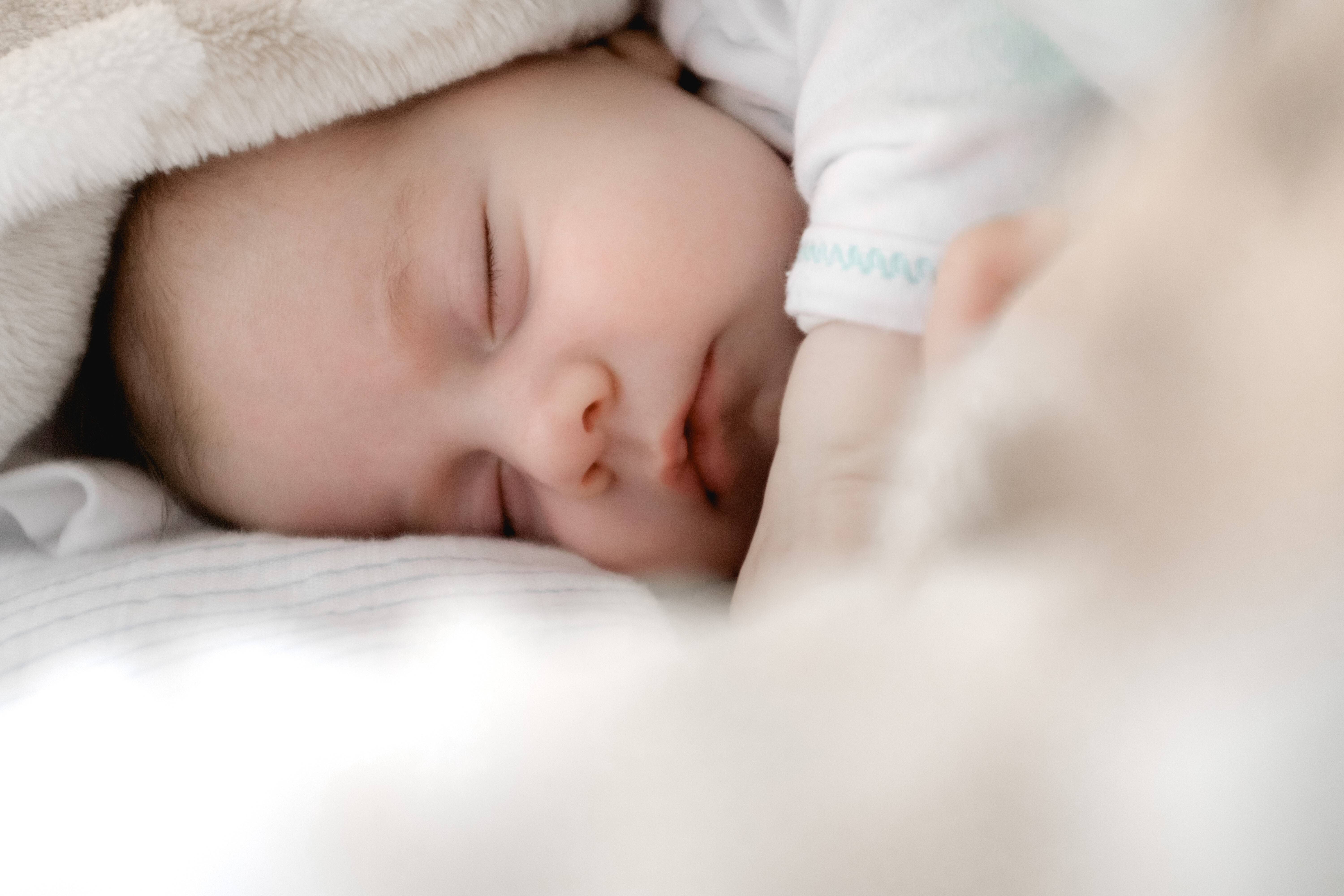 Как приучить ребенка спокойно спать по ночам. пошаговое руководство.