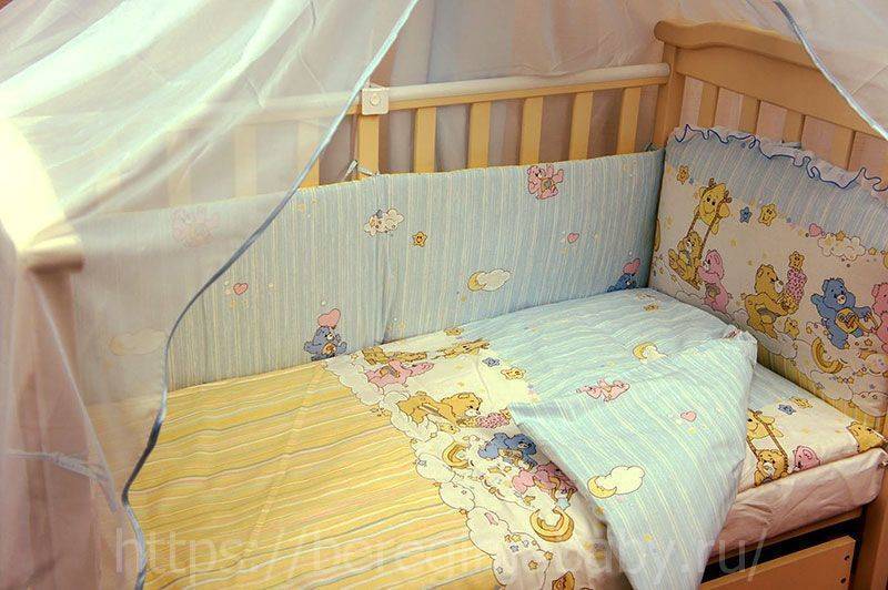 Полезная информация по поводу использования подушки для новорожденного: нужна ли она в кроватку
