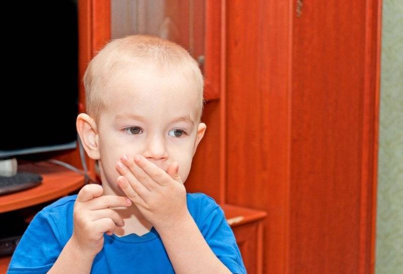 Комаровский - запах у ребенка изо рта: причины, пахнет изо рта у ребенка 3 лет, лечение
