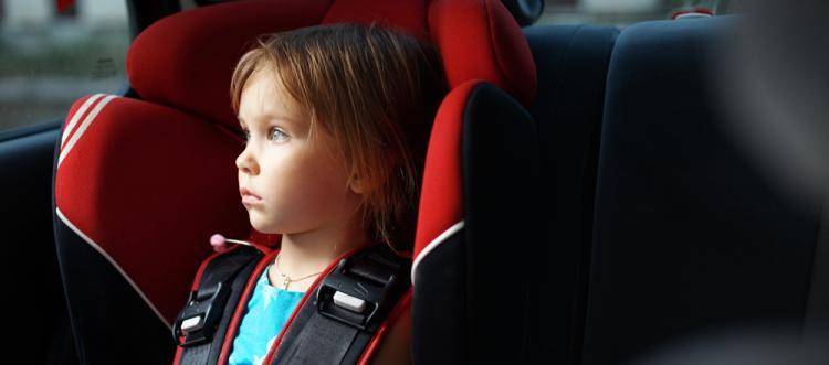 Ребенка укачивает в машине: что делать, если тошнит и рвет в транспорте