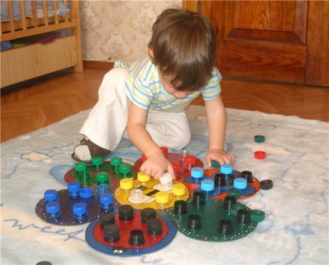 Развивающие игры для детей от 1 года 3 месяцев. развитие моторики и не только