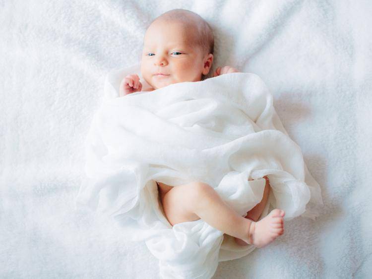 Нужно ли пеленать новорожденного? :: о самых маленьких :: «живи!»