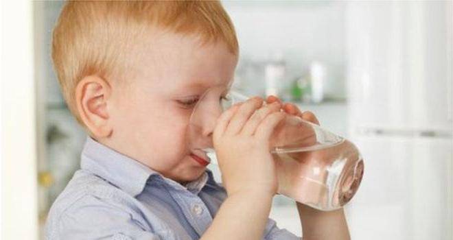 Если хочется все время пить много воды — причины у мужчин, женщин и детей