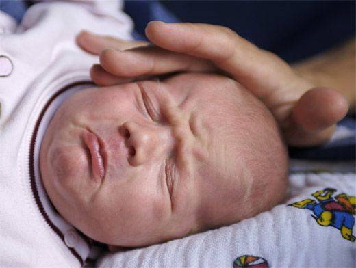 Сон ребенка в 2 месяца: как помочь малышу сладко спать?