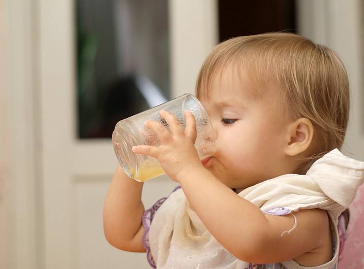Как научить ребенка пить из поильника? - запись пользователя персиковая (novenkaya) в сообществе питание новорожденного в категории всё о питье: соки, чаи, кефир, компотики, водичка - babyblog.ru