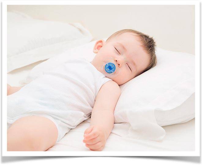 Сон младенца на боку: вред или польза