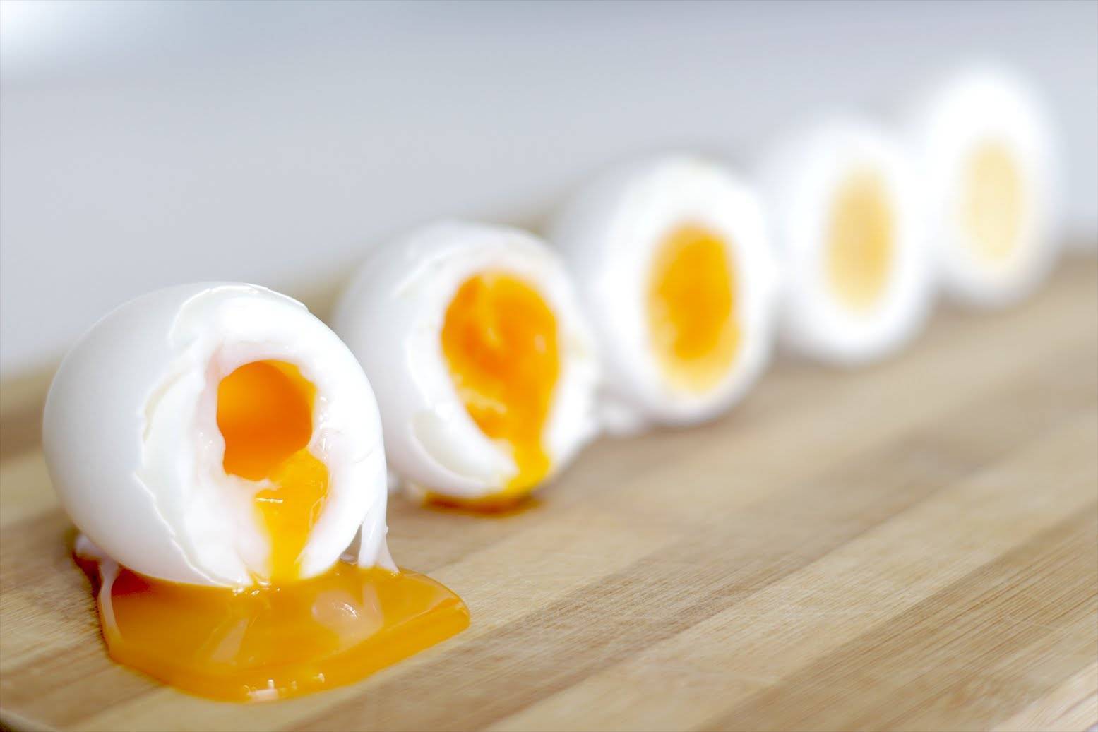 Когда детям можно давать перепелиные яйца и сколько их варить