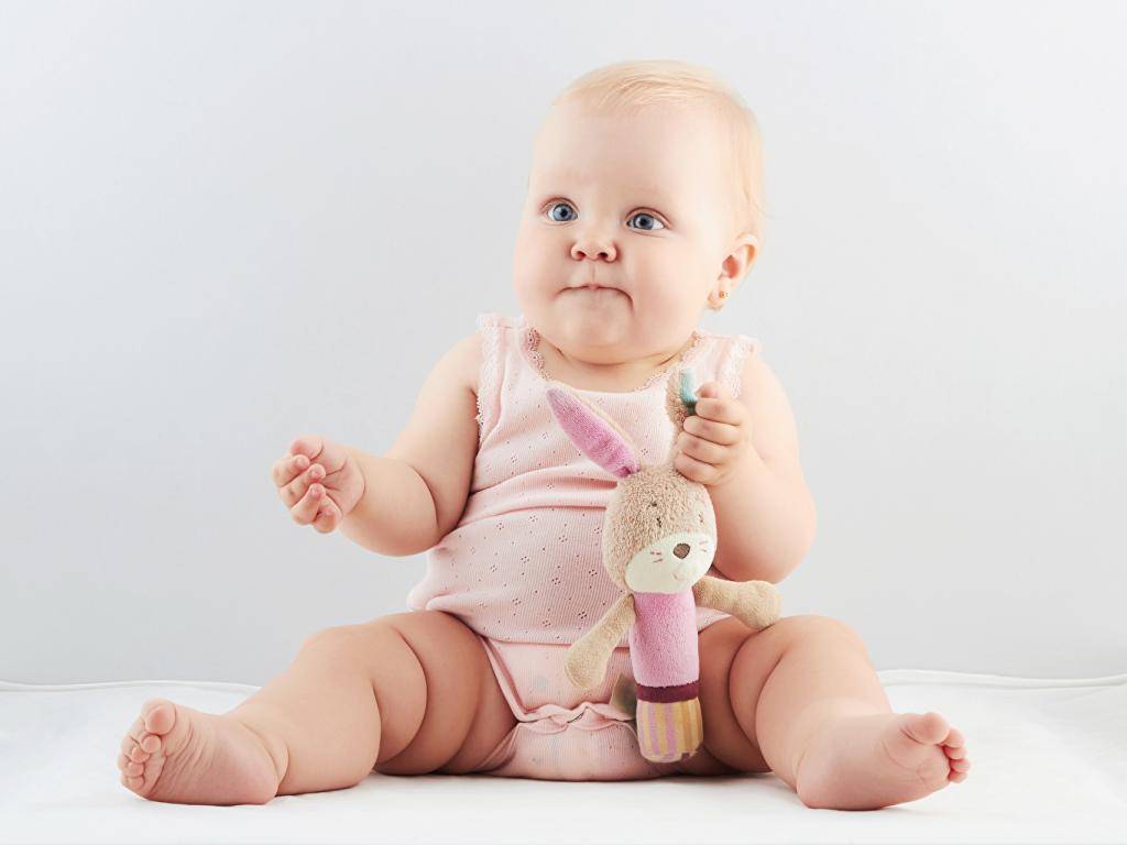 В 4 месяца хочет сидеть - девочка сидит в 4 месяца - запись пользователя darina (darina8) в сообществе здоровье новорожденных в категории ортопедия - babyblog.ru