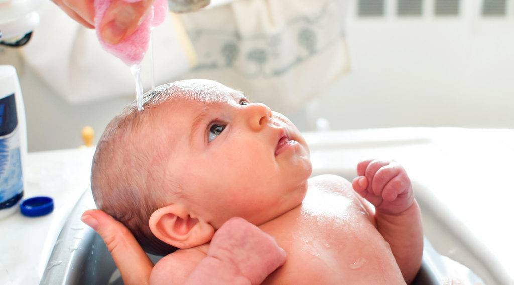 Интимная гигиена малыша: как правильно подмывать мальчика