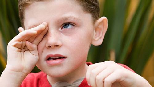 Нервный тик глаз у ребенка: симптомы, причины, лечение