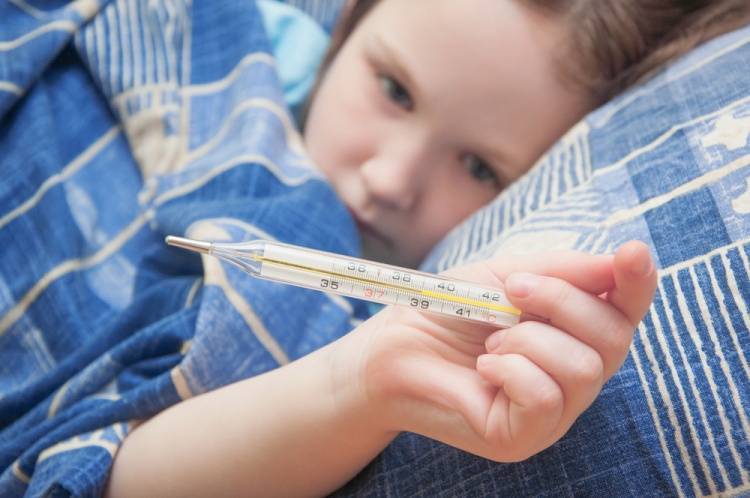 Резкое повышение температуры у ребенка без симптомов: возможные причины, как быстро сбить