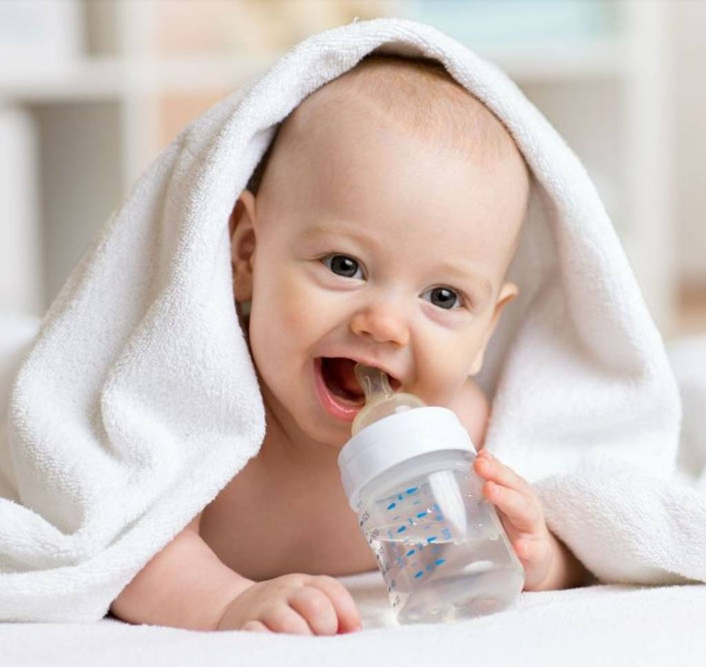 Можно ли давать воду новорожденным? вода для грудничка