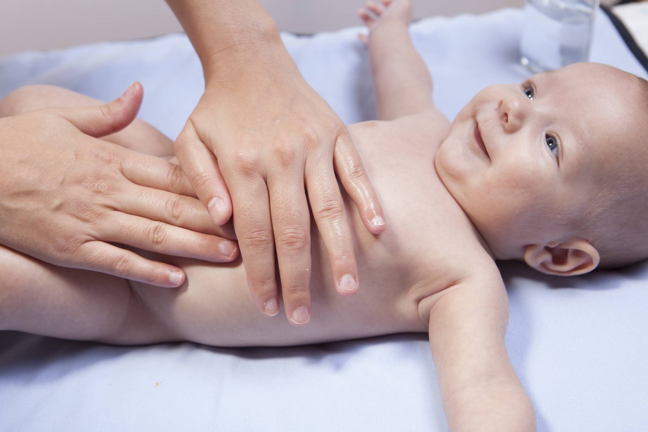 Укрепляем здоровье ребенка — массаж для новорожденных и грудничков в домашних условиях