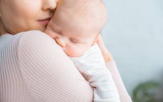 Чем и как чистить носик новорожденному ребенку: опыт родителей и рекомендации врачей