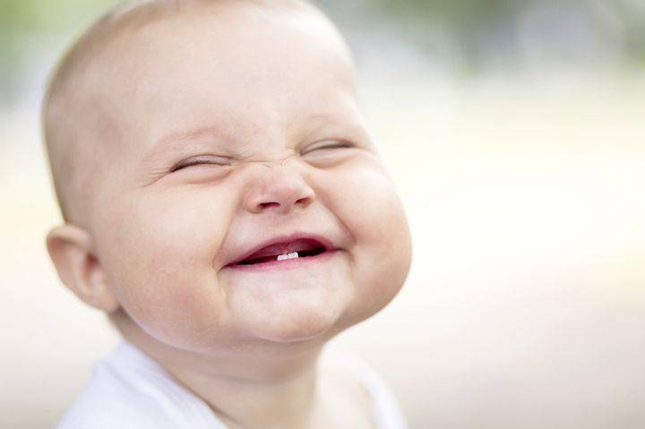 Почему у ребенка не лезут зубы в 9 месяцев