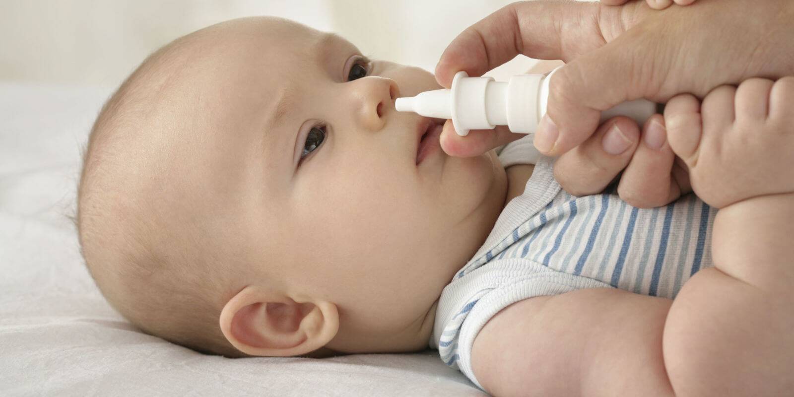 Как закапать ребенку нос?